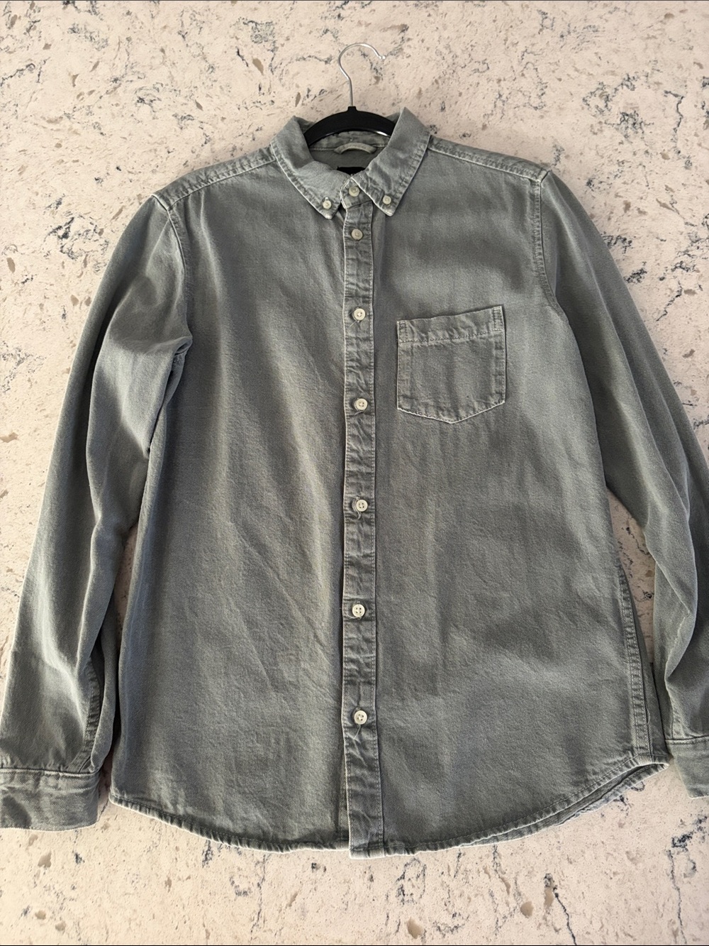 Zara Men's Button-Down Shirt in Faded Gray